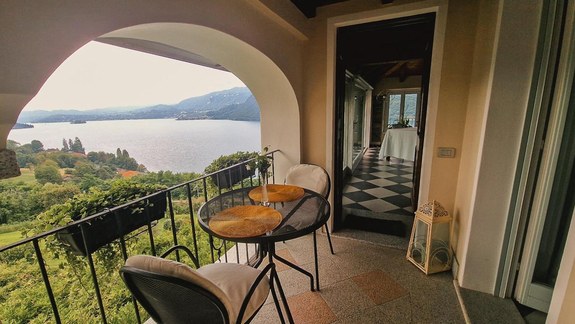 Villa Antica Colonia - Lake Orta - Suite Apartments Adults Only - Spa & Wellness Pettenasco Buitenkant foto