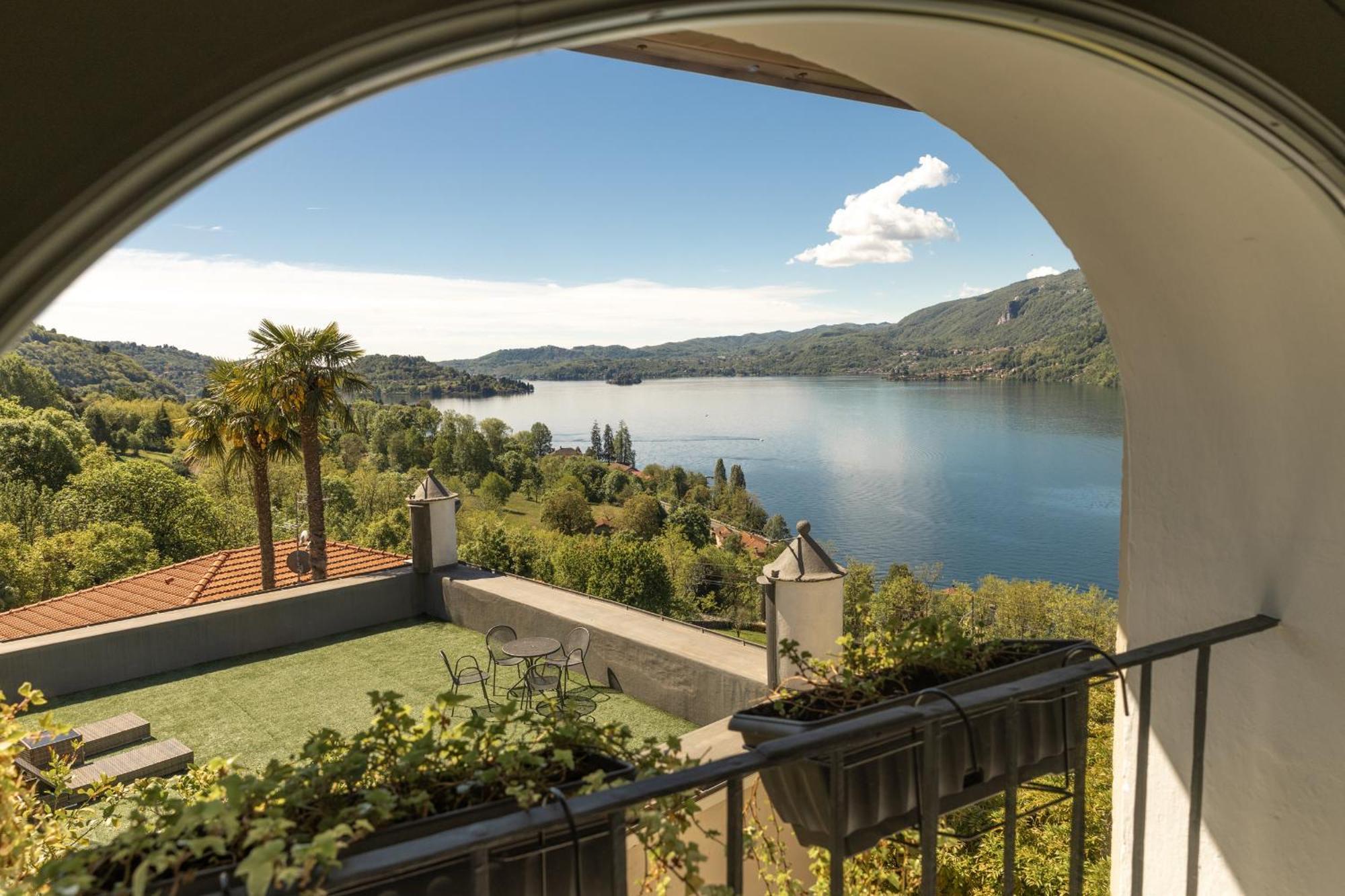 Villa Antica Colonia - Lake Orta - Suite Apartments Adults Only - Spa & Wellness Pettenasco Buitenkant foto