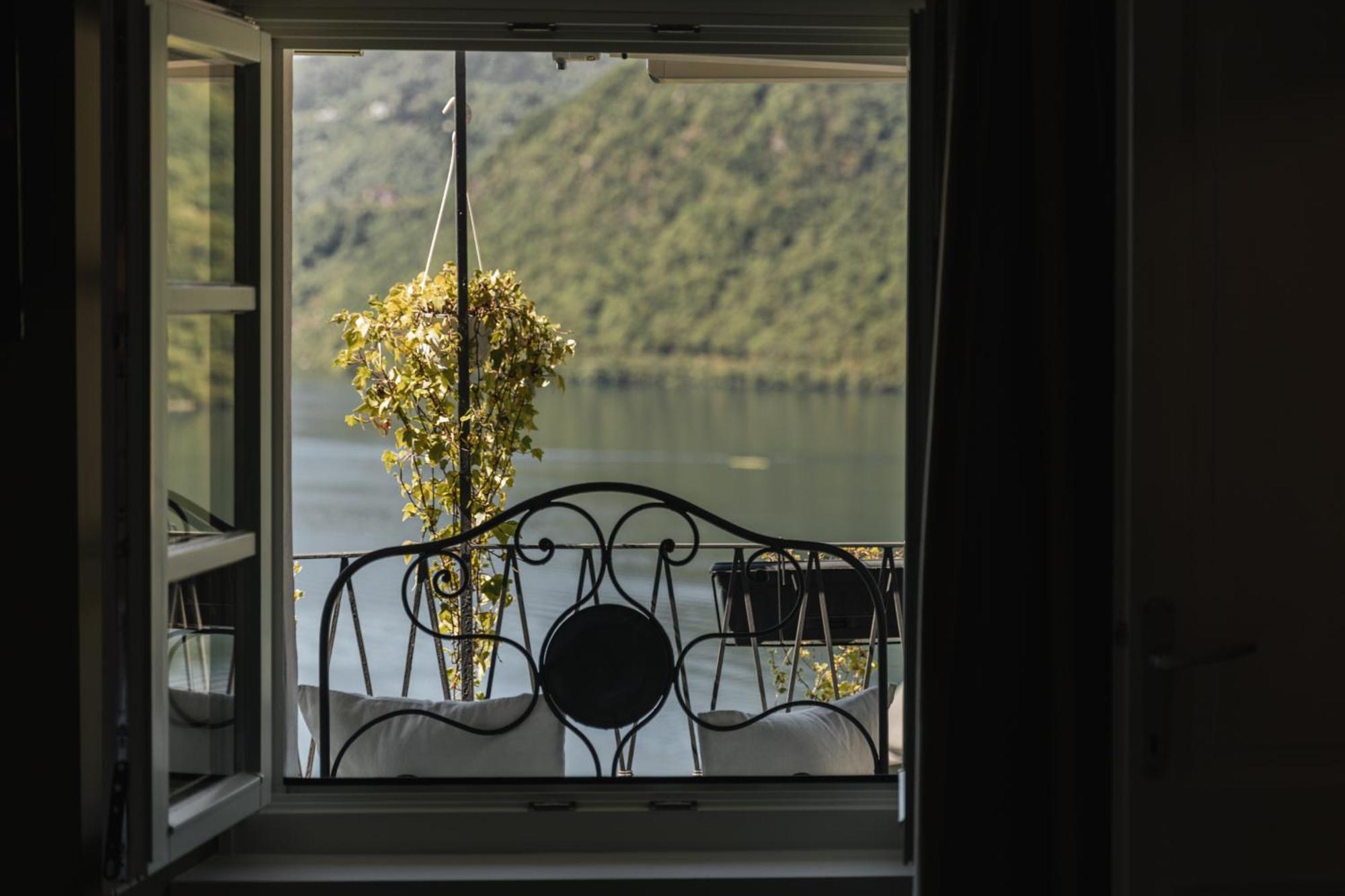 Villa Antica Colonia - Lake Orta - Suite Apartments Adults Only - Spa & Wellness Pettenasco Buitenkant foto