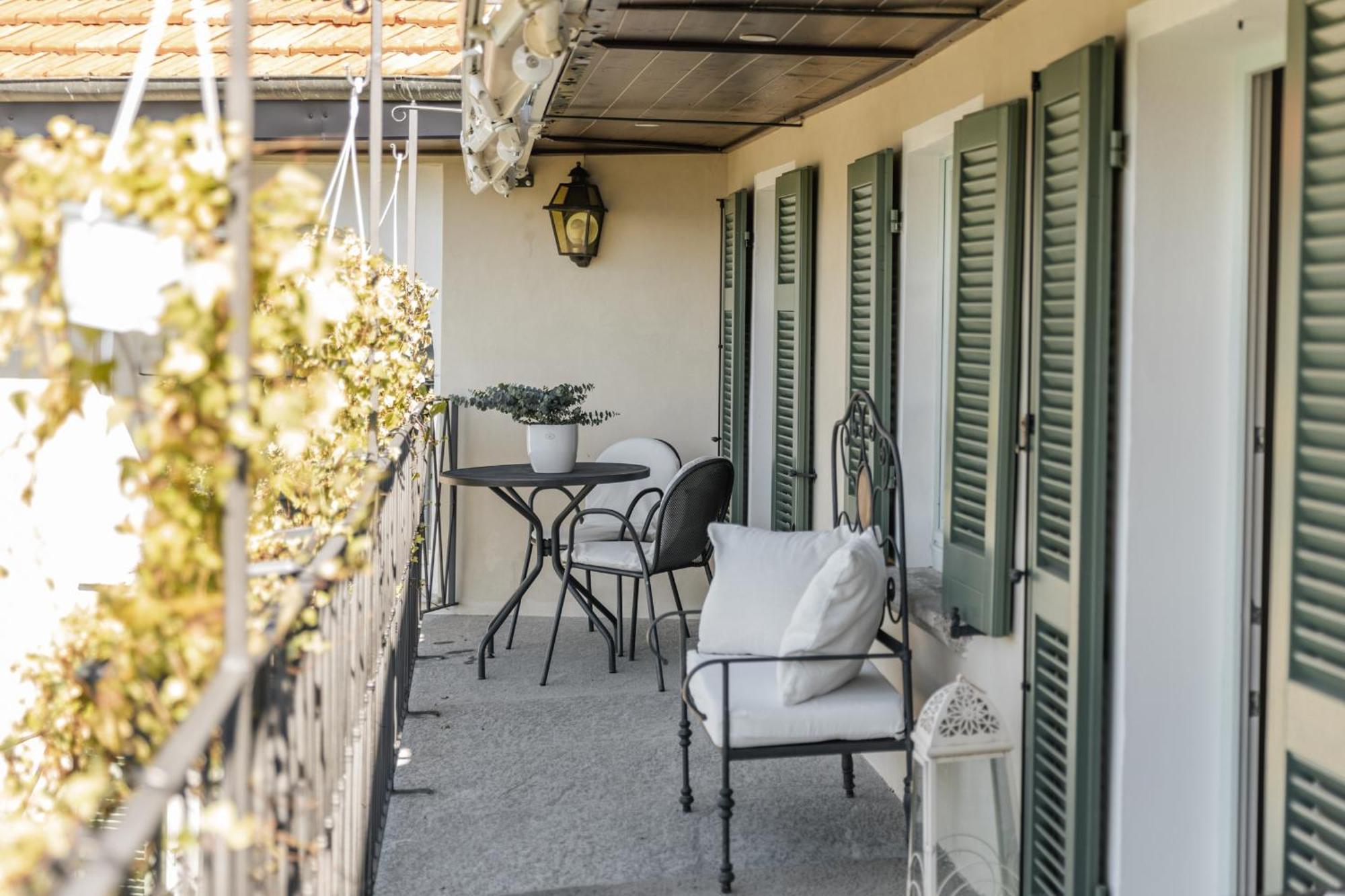 Villa Antica Colonia - Lake Orta - Suite Apartments Adults Only - Spa & Wellness Pettenasco Buitenkant foto