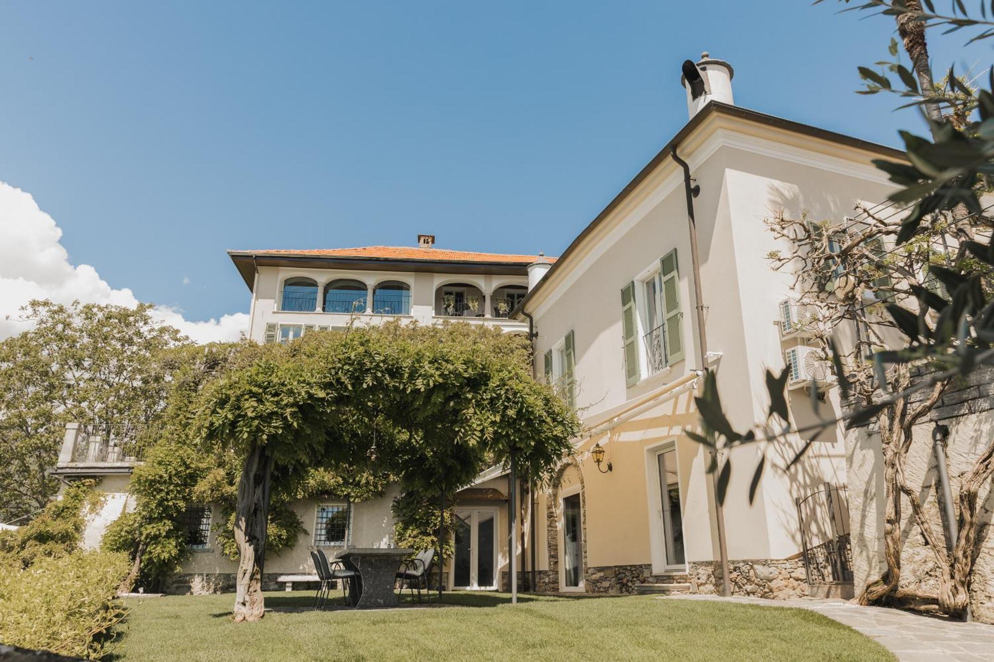 Villa Antica Colonia - Lake Orta - Suite Apartments Adults Only - Spa & Wellness Pettenasco Buitenkant foto