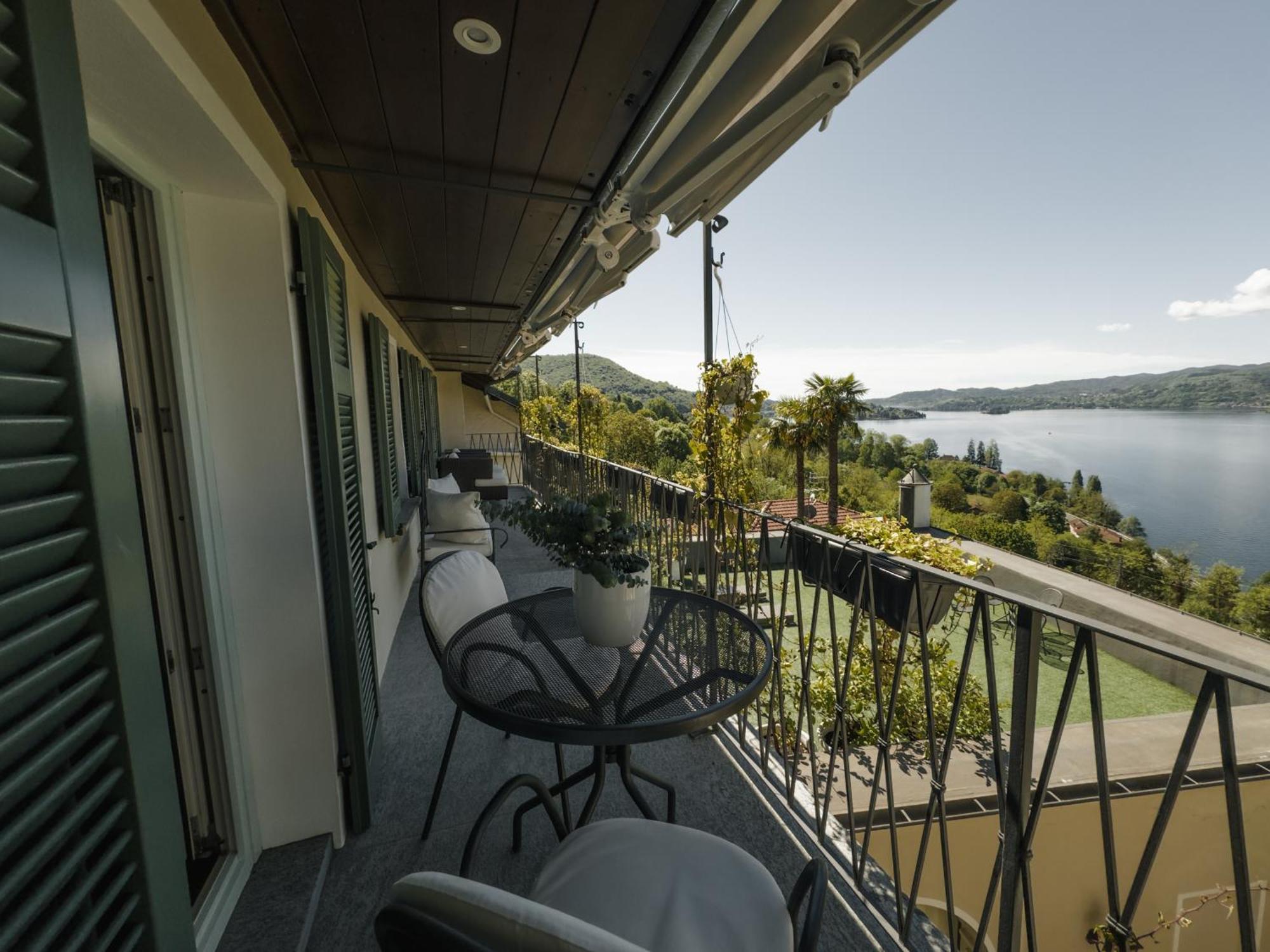 Villa Antica Colonia - Lake Orta - Suite Apartments Adults Only - Spa & Wellness Pettenasco Buitenkant foto